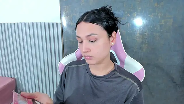 lana boomer online show from December 2, 2025, 8:37 pm