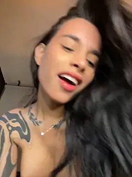 Snapshot of alessia_iris19 chatting on October 25, 2025, 1:13 am alessia iris19 online show from October 25, 2025, 1:13 am