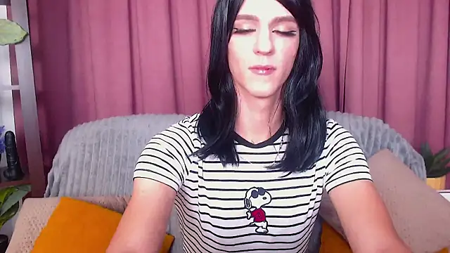 Snapshot of _CRYSTAL_tgirl chatting on December 4, 2024, 12:36 pm CRYSTAL tgirl online show from December 4, 2024, 12:36 pm