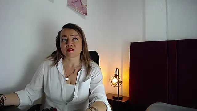 Lupiita223 online show from February 27, 2025, 12:45 pm