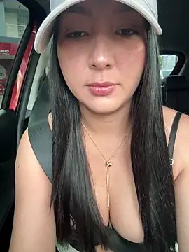 Snapshot of licky_lu chatting on April 18, 2026, 9:15 pm licky lu online show from April 18, 2026, 9:15 pm