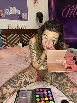 BlazyKitsune- online show from January 28, 2025, 2:42 pm