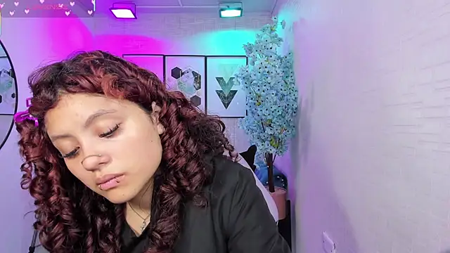 Theia moon online show from April 14, 2026, 1:06 pm