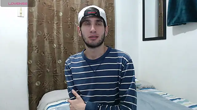 Snapshot of Thhiago_tay chatting on September 29, 2025, 4:01 pm Thhiago tay online show from September 29, 2025, 4:01 pm