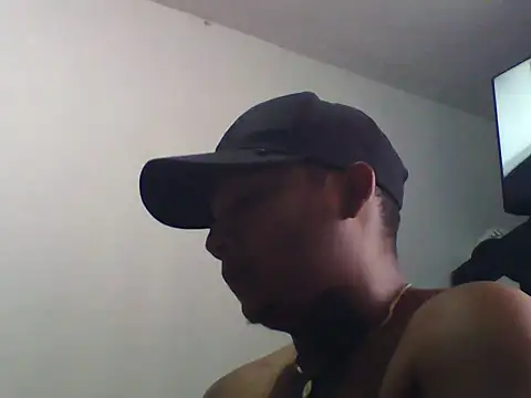 Snapshot of Realesf1114 chatting on October 5, 2025, 9:24 pm Realesf1114 online show from October 5, 2025, 9:24 pm