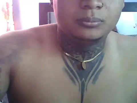 Snapshot of Realesf1114 chatting on October 9, 2025, 2:37 pm Realesf1114 online show from October 9, 2025, 2:37 pm