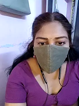 RomeoJuliet345 online show from April 16, 2026, 1:12 pm