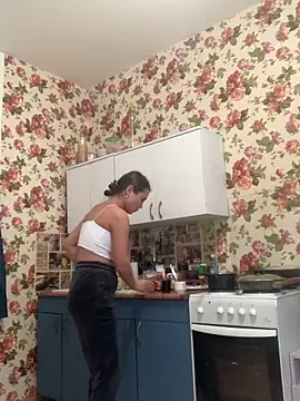 MiraMiss online show from April 11, 2026, 1:48 pm