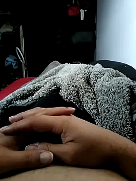 Snapshot of Alee3xxx chatting on November 25, 2025, 2:06 pm Alee3xxx online show from November 25, 2025, 2:06 pm