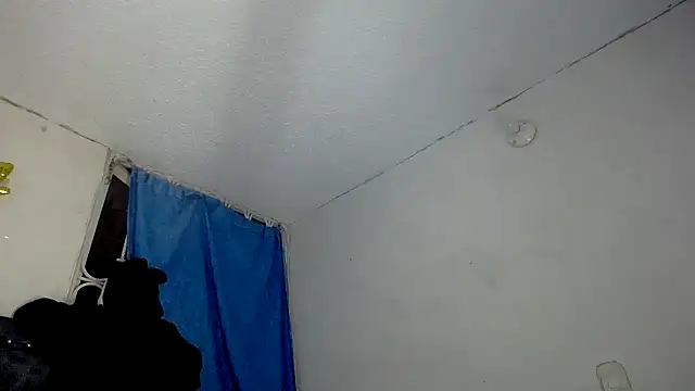 Queenjenn   online show from December 20, 2024, 4:20 am