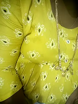 Snapshot of Telugu-mirchi chatting on February 4, 2026, 6:14 pm Telugu-mirchi online show from February 4, 2026, 6:14 pm