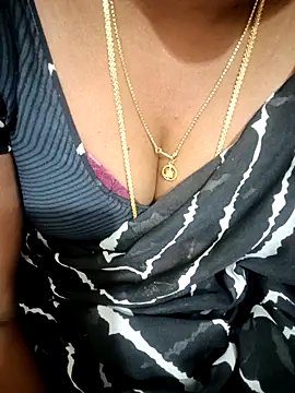 Snapshot of Telugu-mirchi chatting on February 17, 2026, 6:03 pm Telugu-mirchi online show from February 17, 2026, 6:03 pm