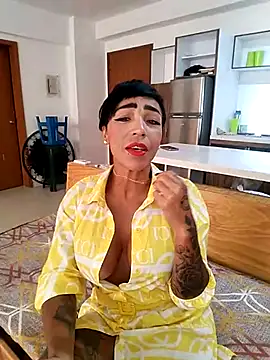Snapshot of Alison_fitness chatting on February 26, 2025, 9:16 pm Alison fitness online show from February 26, 2025, 9:16 pm