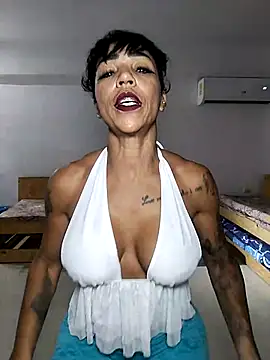 Snapshot of Alison_fitness chatting on March 19, 2025, 7:49 pm Alison fitness online show from March 19, 2025, 7:49 pm