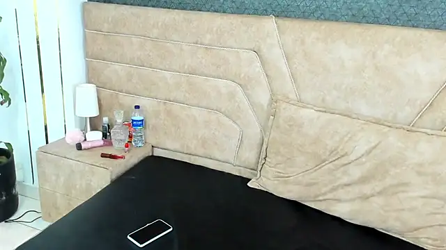 Candy Bony online show from December 19, 2024, 7:18 pm