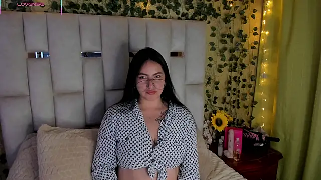 jenifer  power10 online show from March 21, 2025, 2:29 pm