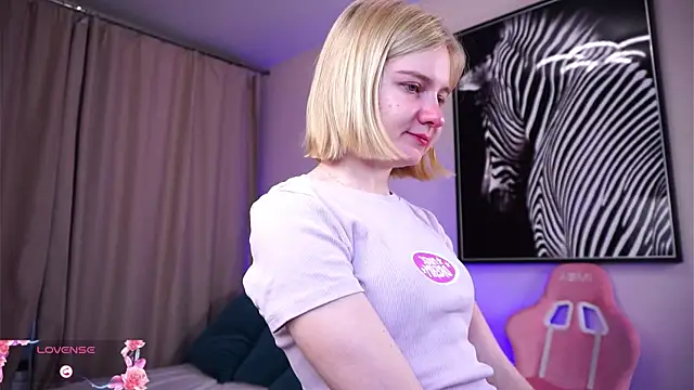 Snapshot of OdelinaFicken chatting on October 28, 2025, 5:55 am OdelinaFicken online show from October 28, 2025, 5:55 am