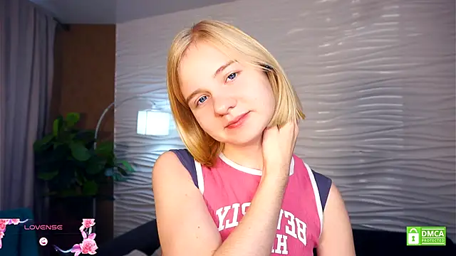 Snapshot of OdelinaFicken chatting on October 30, 2025, 6:48 am OdelinaFicken online show from October 30, 2025, 6:48 am