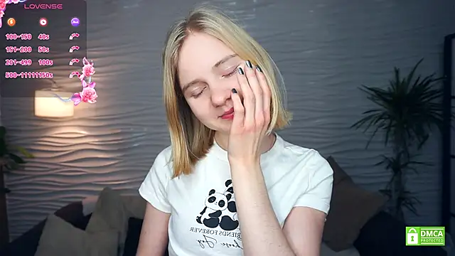 Snapshot of OdelinaFicken chatting on December 18, 2025, 4:18 am OdelinaFicken online show from December 18, 2025, 4:18 am