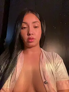 sweet kitty0110 online show from February 8, 2025, 4:36 am