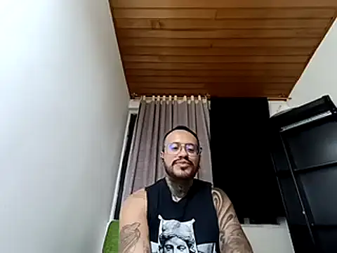 Nicky smith   online show from December 2, 2024, 4:42 am