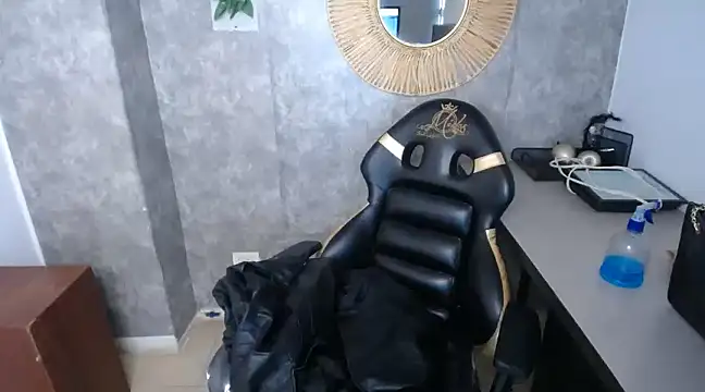 Tiffanny online show from January 23, 2025, 6:45 pm