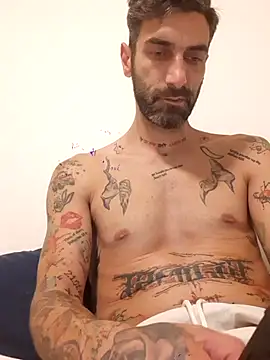 Snapshot of Italian69am chatting on September 27, 2025, 2:44 pm Italian69am online show from September 27, 2025, 2:44 pm