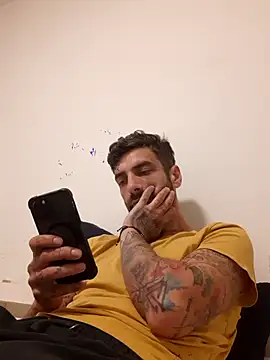 Snapshot of Italian69am chatting on September 28, 2025, 7:03 am Italian69am online show from September 28, 2025, 7:03 am