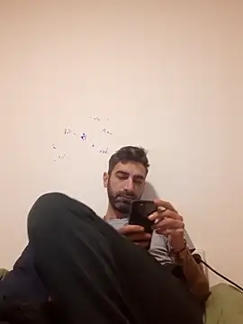 Snapshot of Italian69am chatting on November 4, 2025, 7:18 am Italian69am online show from November 4, 2025, 7:18 am