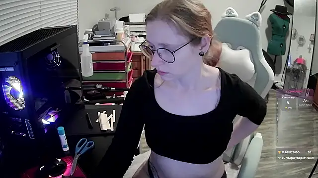 LilyFoxxx online show from March 6, 2026, 6:10 am