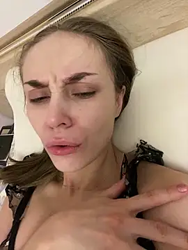 Burning girlss online show from December 17, 2024, 10:22 pm