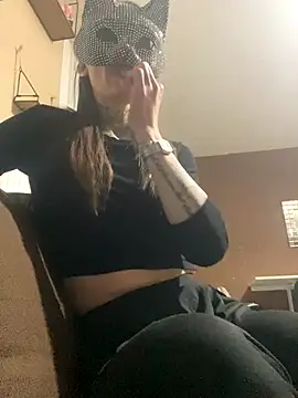 Snapshot of liloucamchaudee chatting on November 21, 2025, 8:51 pm liloucamchaudee online show from November 21, 2025, 8:51 pm