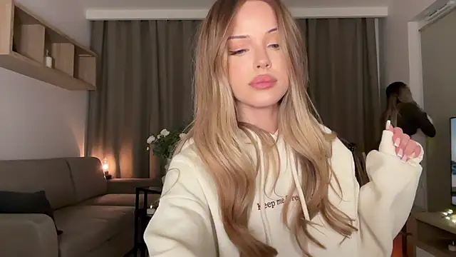 Snapshot of Julia_RL chatting on November 28, 2025, 11:18 pm Julia RL online show from November 28, 2025, 11:18 pm