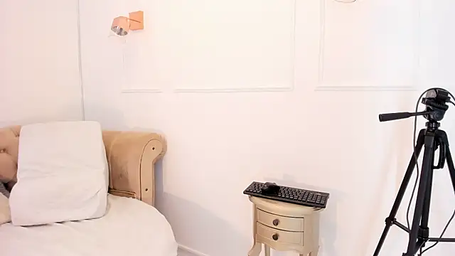 khloeblake online show from January 24, 2025, 10:53 am