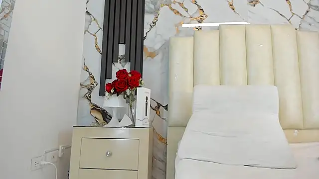 khloeblake online show from February 20, 2025, 8:17 am