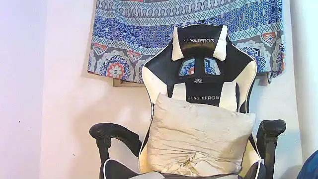 Amir mikelsen online show from September 24, 2025, 3:21 am