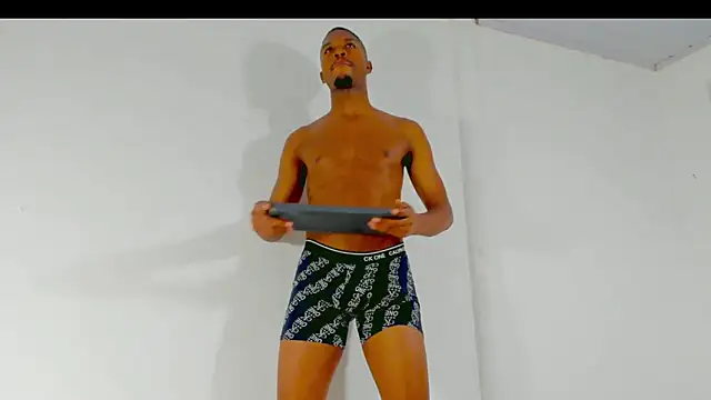 Snapshot of Amir_mikelsen chatting on February 8, 2026, 5:33 am Amir mikelsen online show from February 8, 2026, 5:33 am