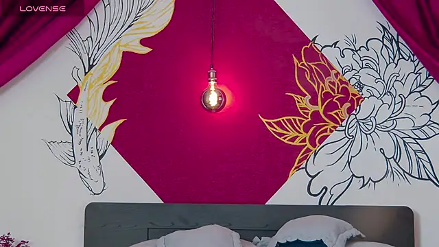 Lunamistyc online show from September 8, 2025, 7:46 pm