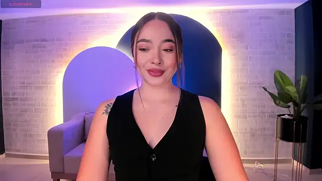 AlinaKravitz online show from February 13, 2026, 12:01 pm