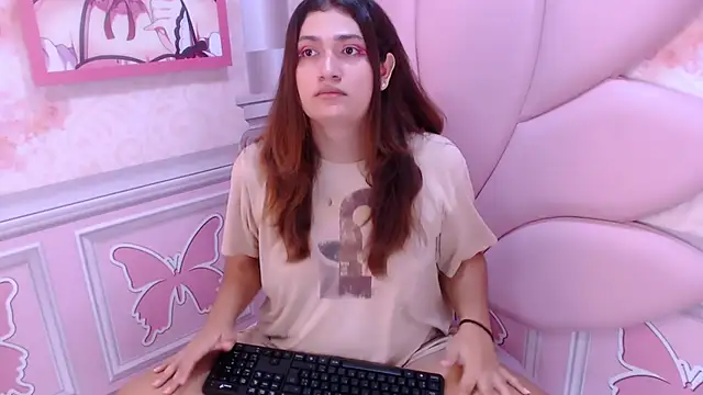 Valery Maravilla  online show from December 23, 2024, 12:19 pm