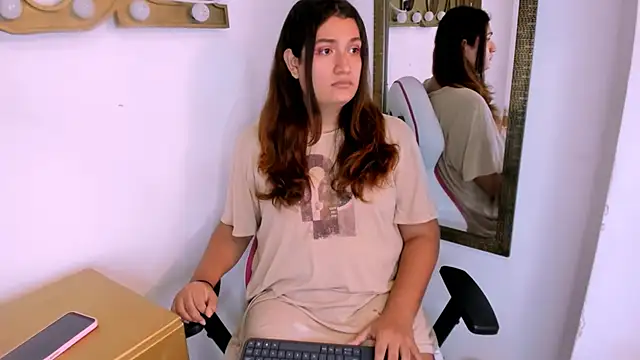 Valery Maravilla  online show from January 5, 2025, 8:10 pm