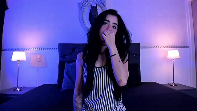 RomeroMoon online show from December 4, 2024, 1:09 pm