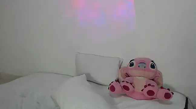 Nataly Dolll online show from December 7, 2024, 6:43 am