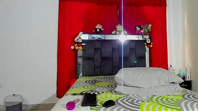 Snapshot of chloe_vasquez710 chatting on January 6, 2025, 7:35 pm chloe vasquez710 online show from January 6, 2025, 7:35 pm