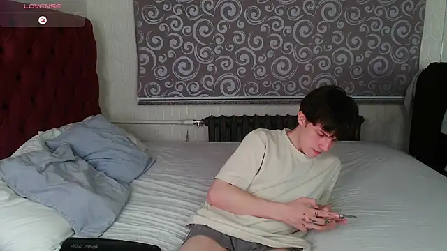 iwillfall online show from April 8, 2026, 8:20 pm