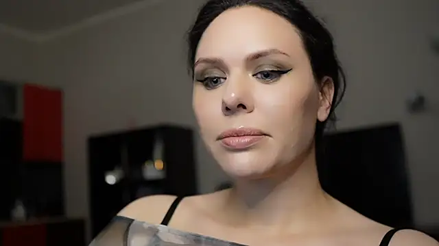 MollyCheiz online show from December 18, 2024, 10:02 pm