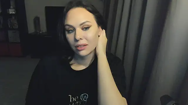 MollyCheiz online show from September 25, 2025, 10:57 pm