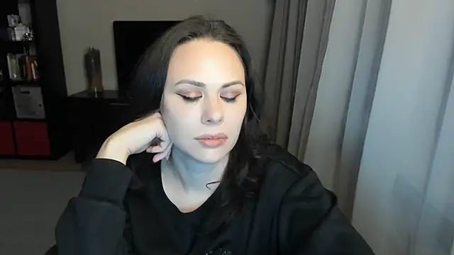 MollyCheiz online show from November 22, 2025, 6:40 pm