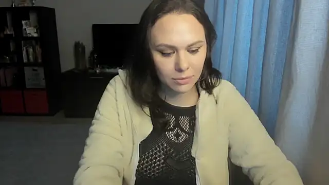 MollyCheiz online show from January 17, 2026, 1:05 pm