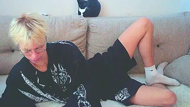 Ostin meow online show from December 11, 2024, 9:19 am